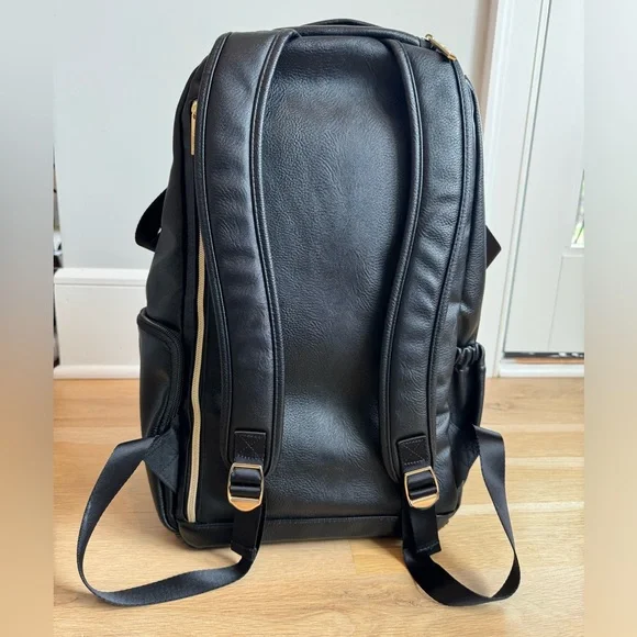 Itzy Ritzy • Diaper Bag Boss Backpack • Rock & Roll • Black - Picture 4 of 10